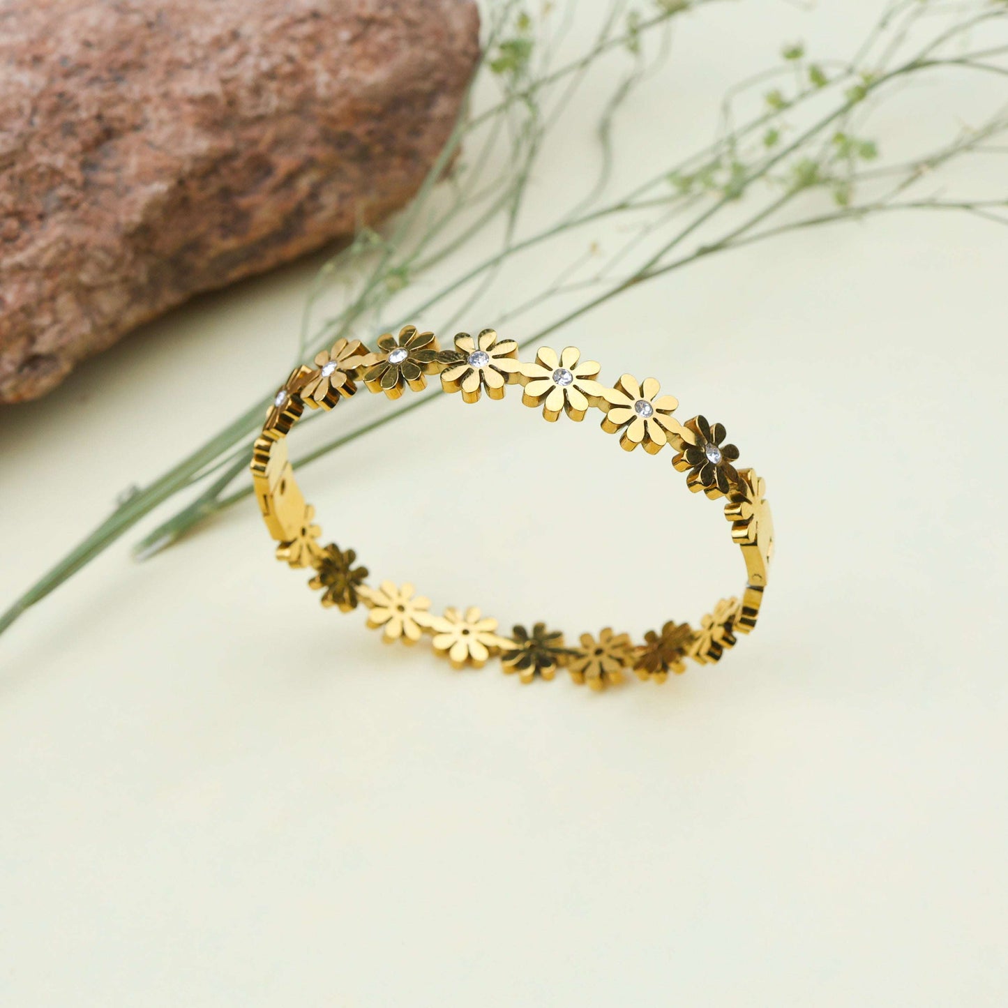 Anti-Tarnish Bracelet for Daisy Design Jewelry - Bradiya