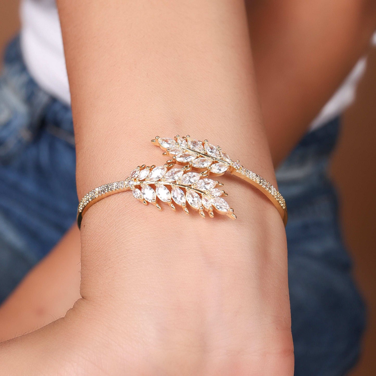 Diamond Leaf Bracelet - Anti-Tarnish Luxury - Bradiya