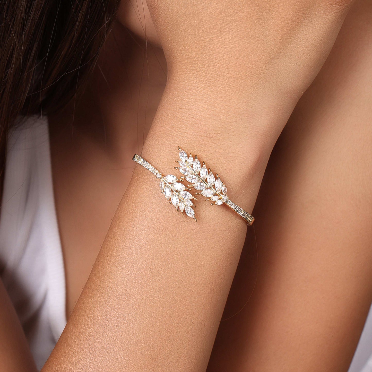 Diamond Leaf Bracelet - Anti-Tarnish Luxury - Bradiya