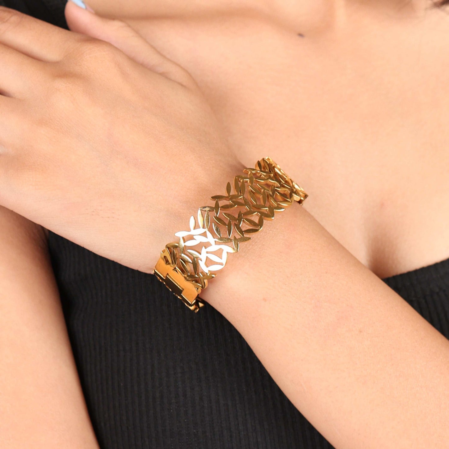Golden Leaf Beautiful Bangle - Anti-Tarnish Luxury - Bradiya