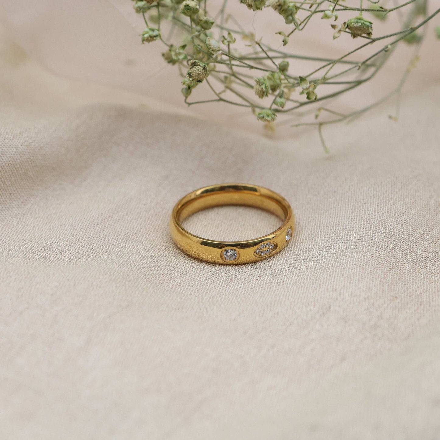 The Starfall Band Ring - Bradiya
