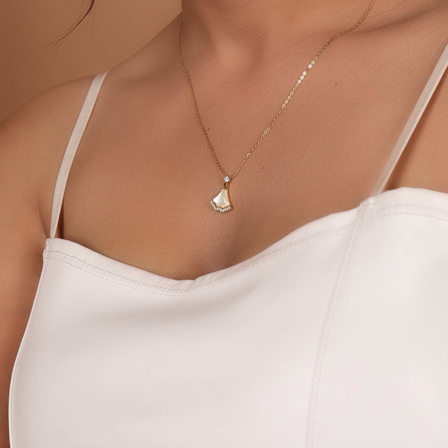 Bradiya Luxury Mother of Pearl Necklace - Anti-Tarnish - Bradiya