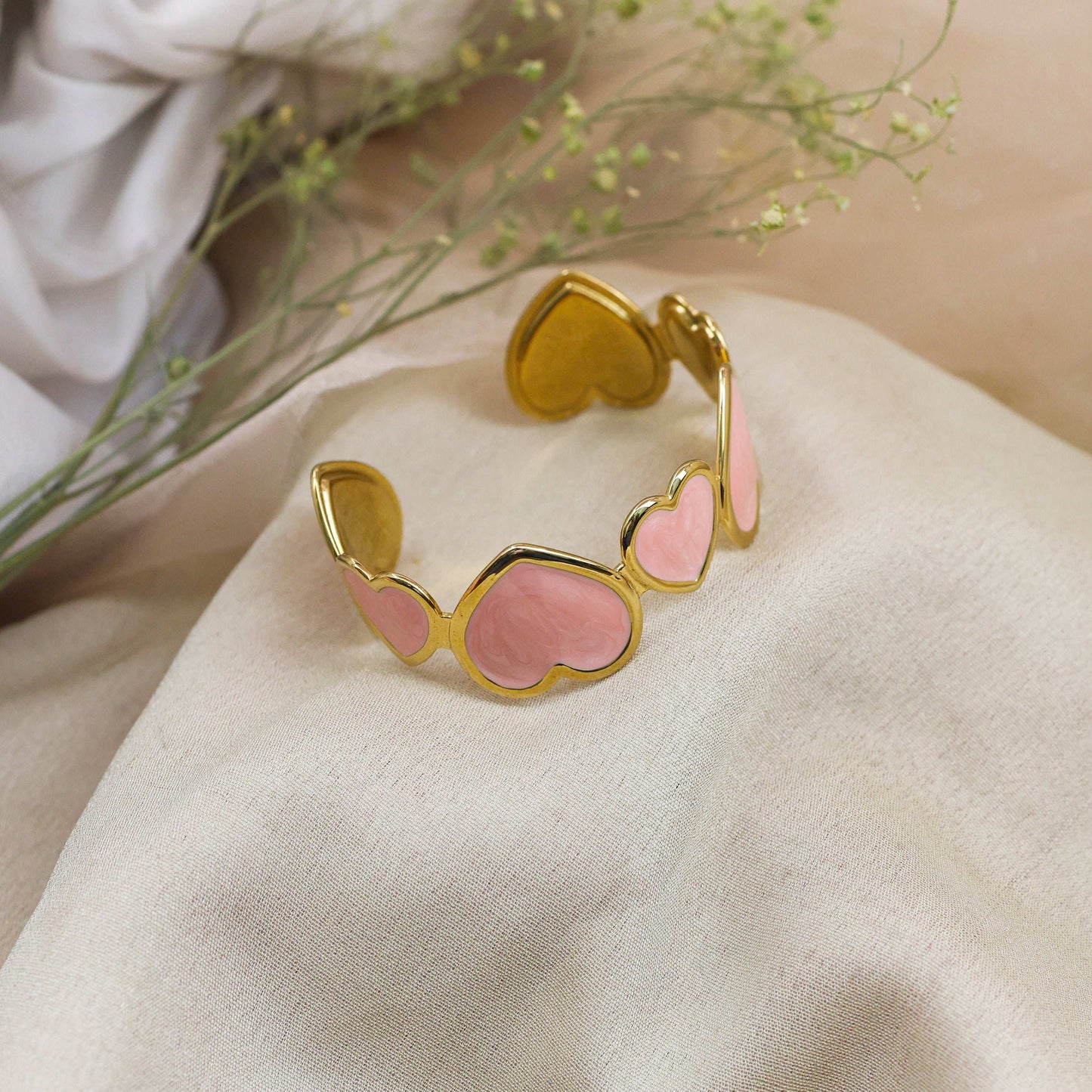 Enamel Heart Band Romantic Bracelet - Bradiya