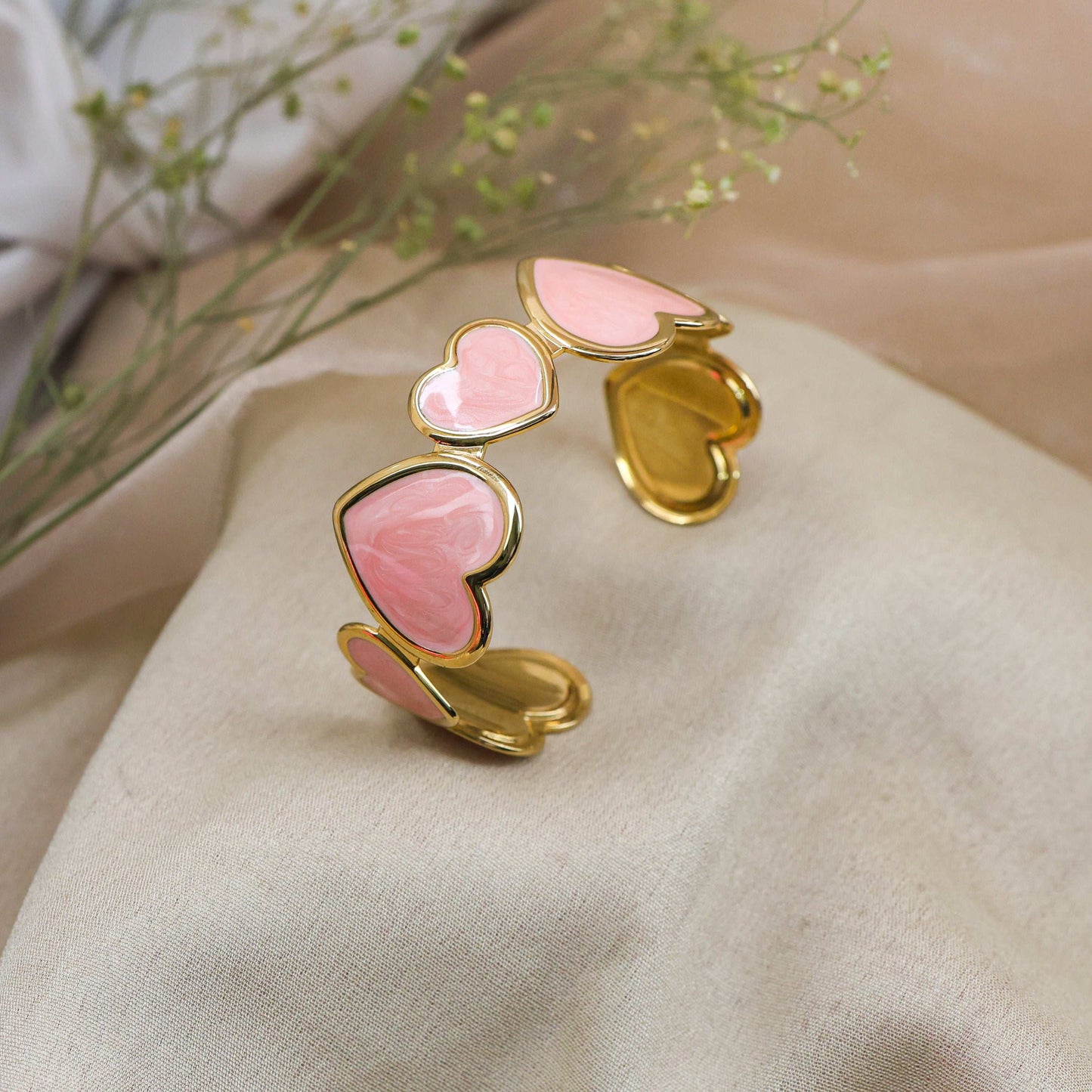 Enamel Heart Band Romantic Bracelet - Bradiya