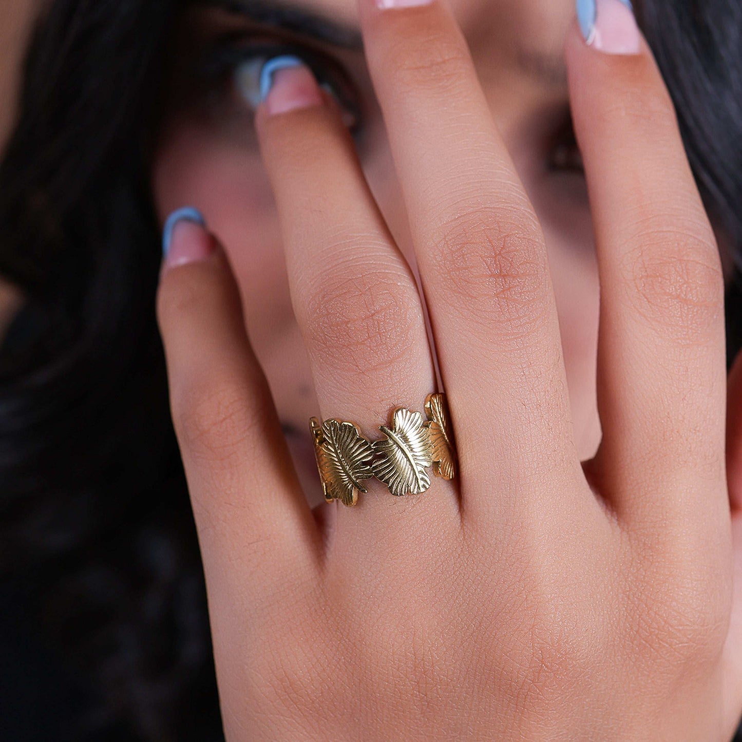 Bradiya Tarnish-Free Jewelry Ring with Leaf Design - Bradiya