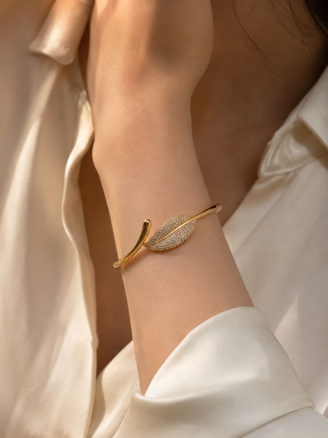 Pavé Leaf Bypass Hinged Bangle
