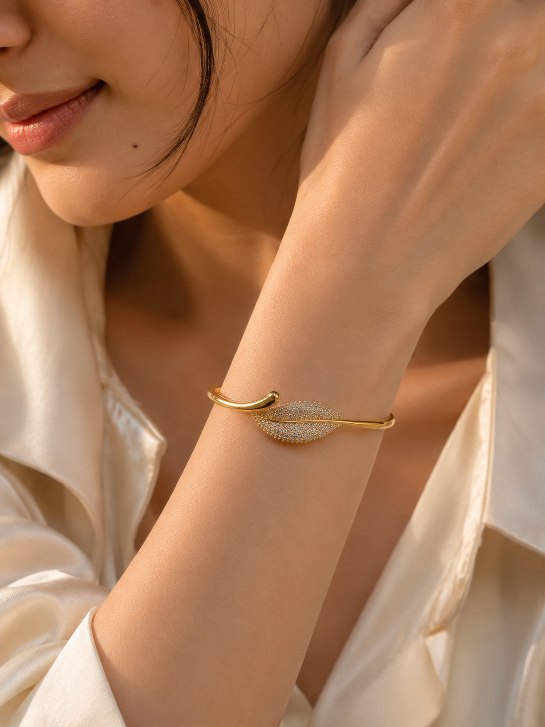 Pavé Leaf Bypass Hinged Bangle