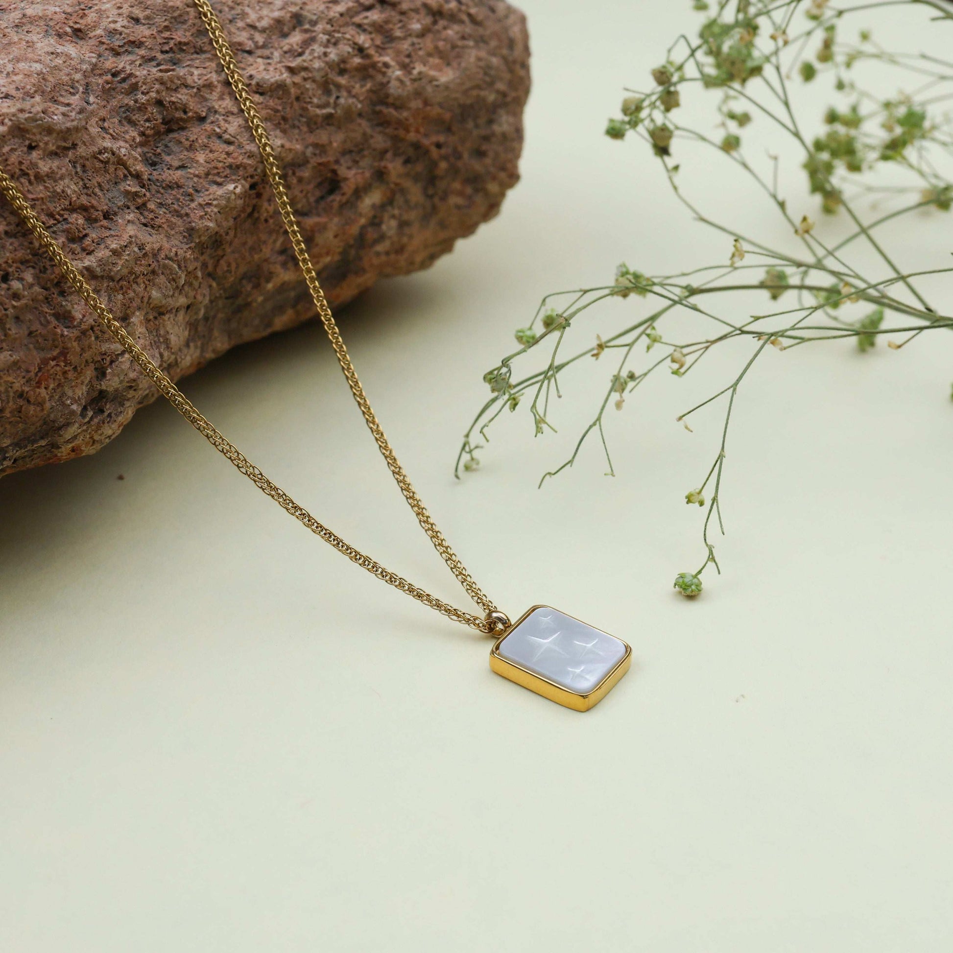 Mother-of-Pearl Star Necklace - Bradiya