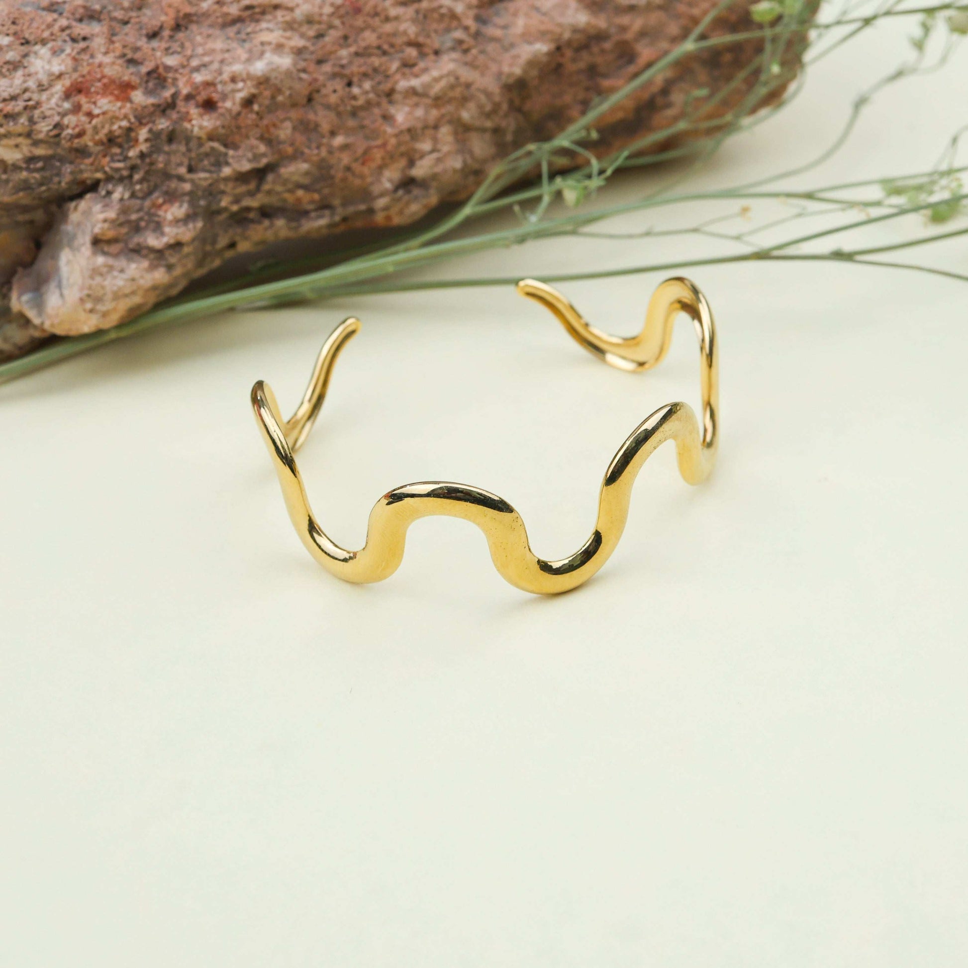 Wavy Open Cuff Jewelry - Anti-Tarnish Luxury - Bradiya