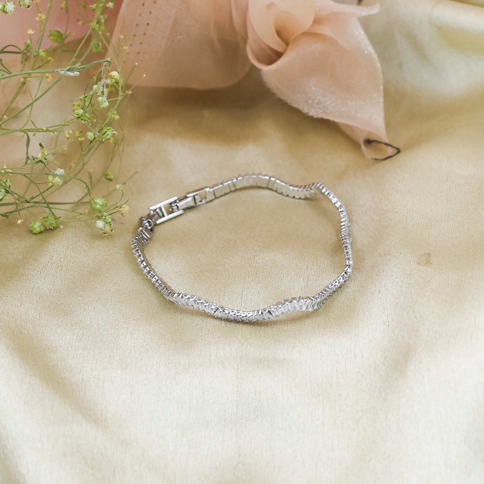 The Ziggle Diamond Bracelet - Bradiya