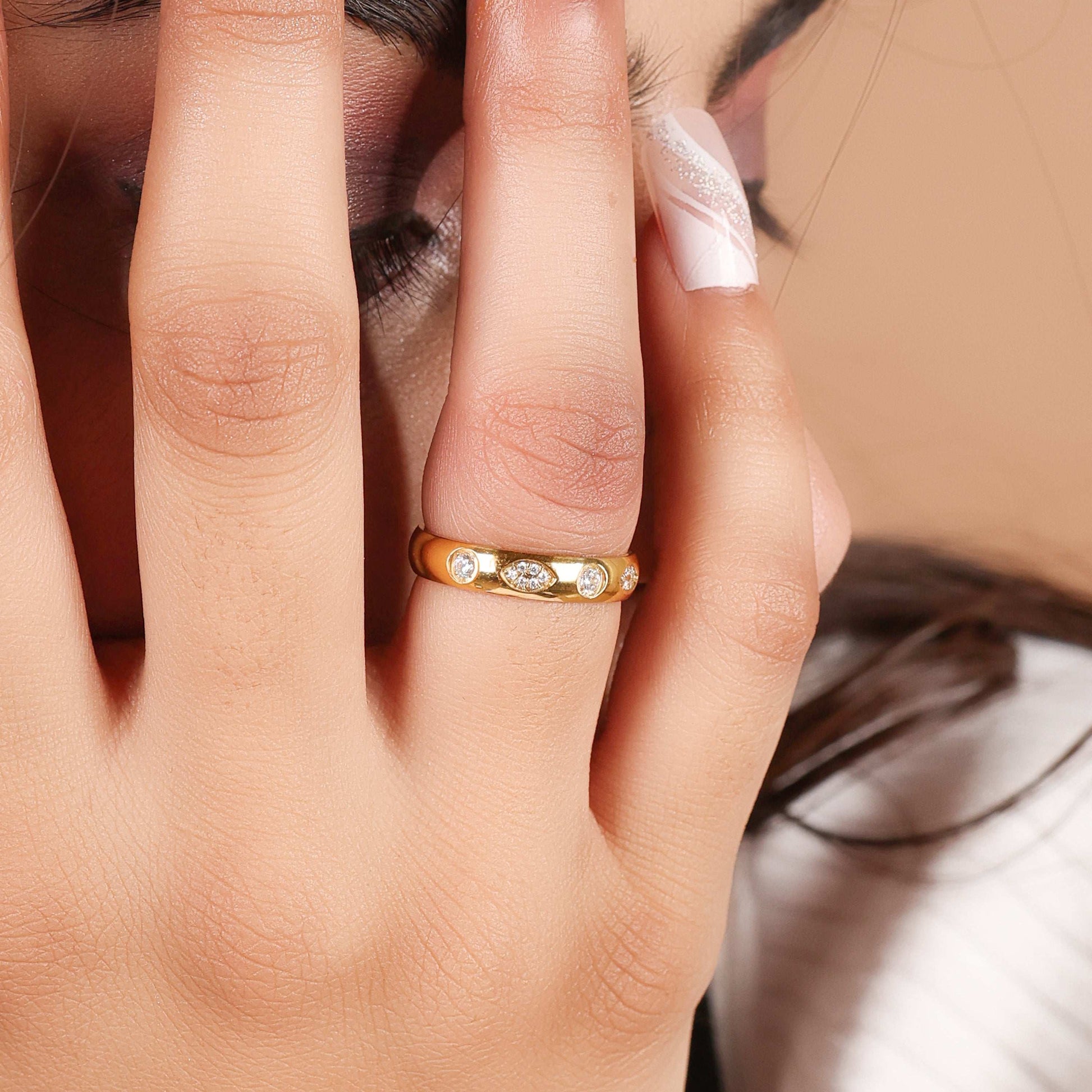 The Starfall Band Ring - Bradiya