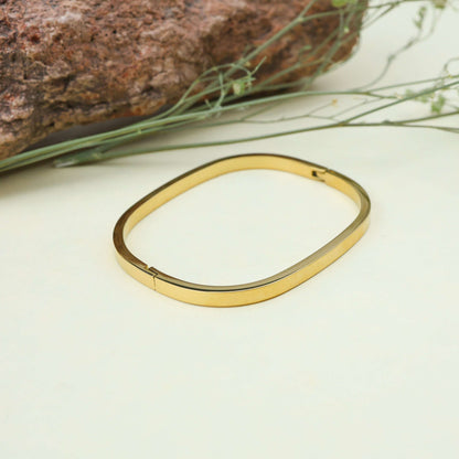18Kt Gold Tone Luxury Bangle Bracelet - Bradiya