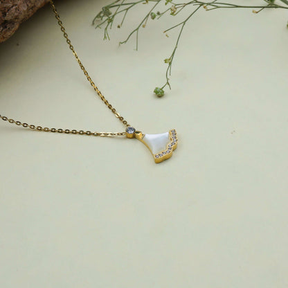 Bradiya Luxury Mother of Pearl Necklace - Anti-Tarnish - Bradiya