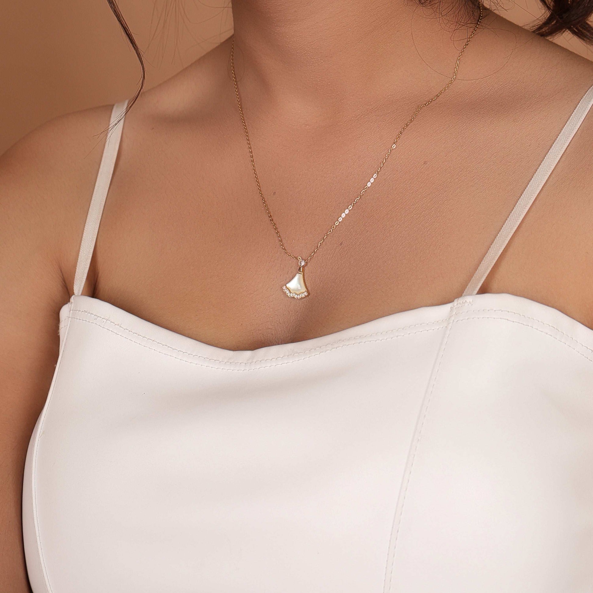 Bradiya Luxury Mother of Pearl Necklace - Anti-Tarnish - Bradiya