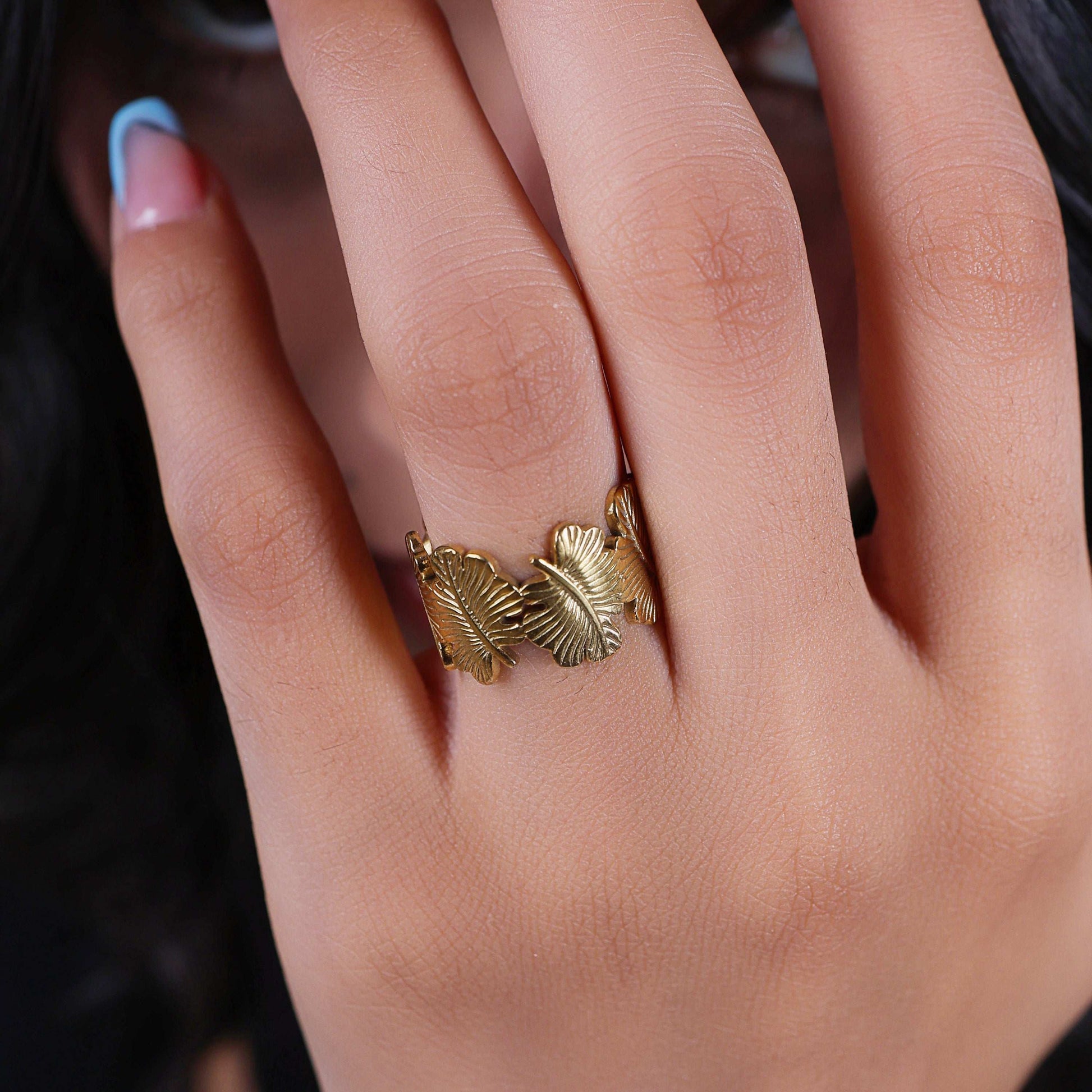 Bradiya Tarnish-Free Jewelry Ring with Leaf Design - Bradiya